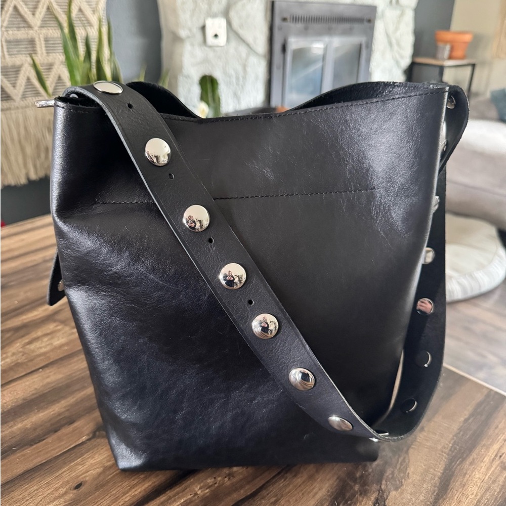 Madewell stud essentials bucket tote black